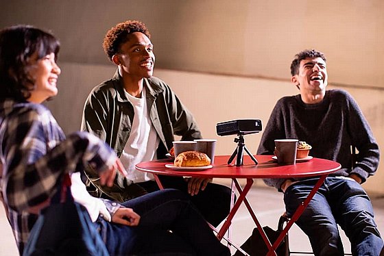 ���� ������� ���� ������ Philips Picopix Micro 2 480P �� "80